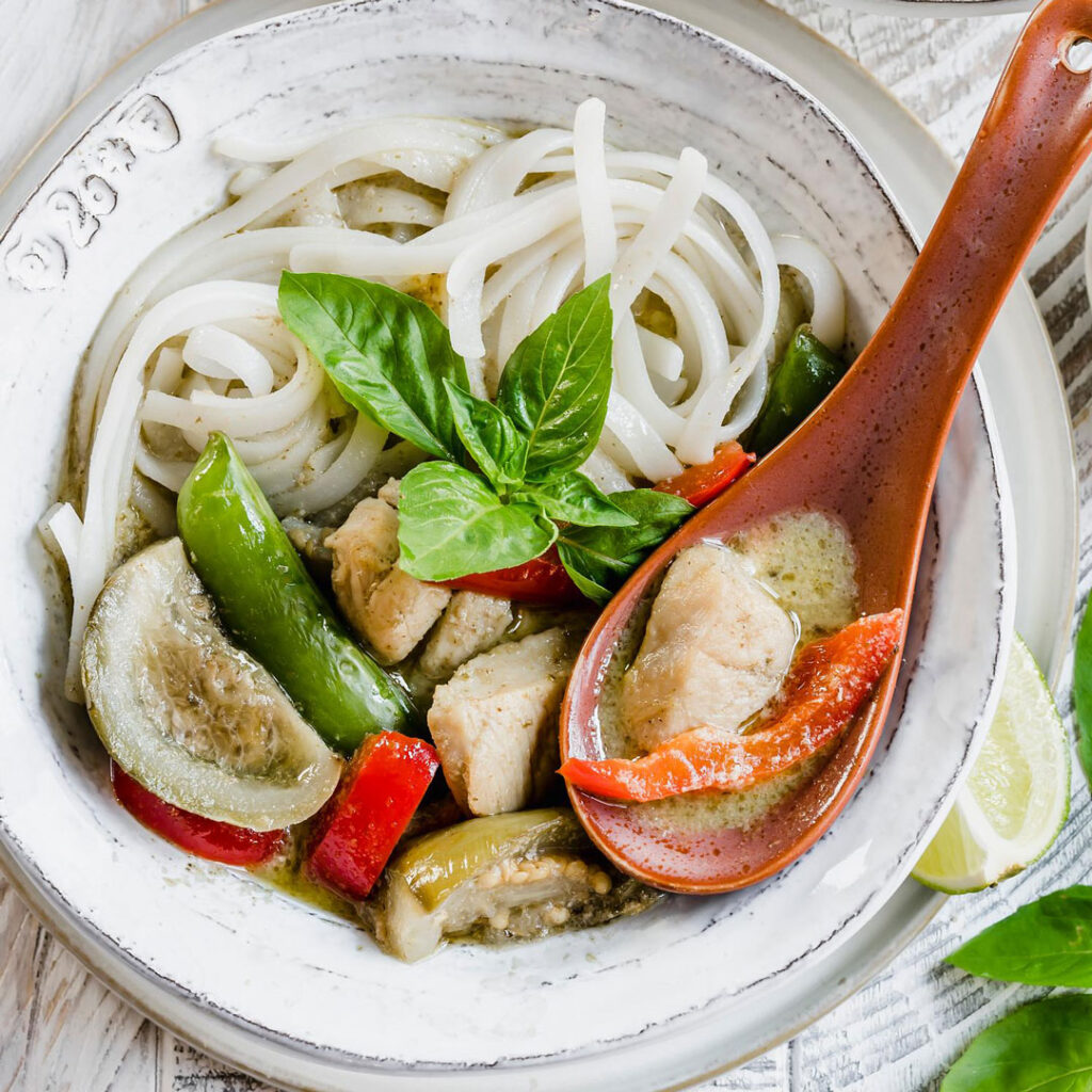 thai green curry with rice noodles