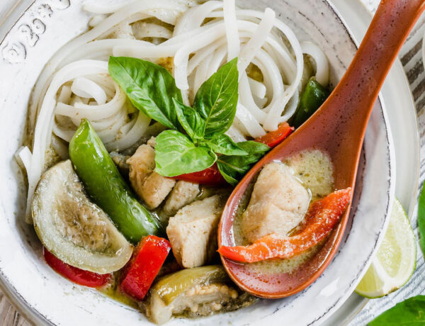 thai green curry with rice noodles